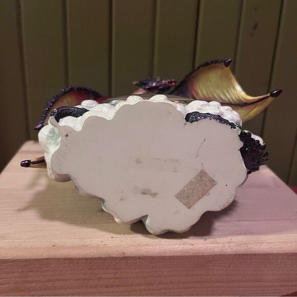Resin Dragon in a Cloud Desk Clock - Picture 11 of 11
